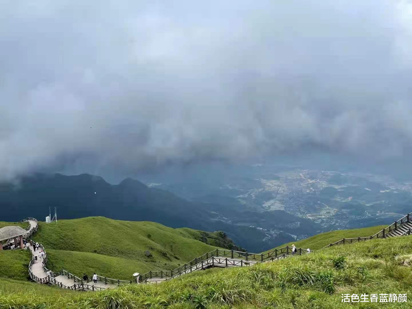 活色生香蓝静颜|通往失望的路，是过分期待造成的