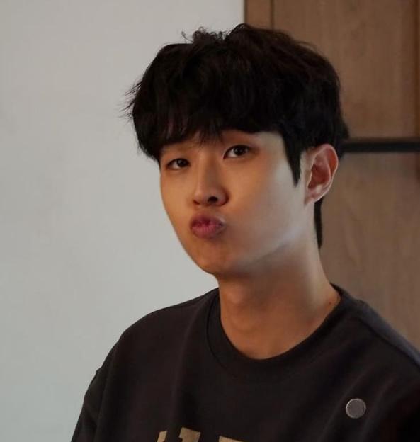 崔宇植|理想型是骨盘大的女生、挚友是朴叙俊：《那年我们》崔宇植5件趣闻