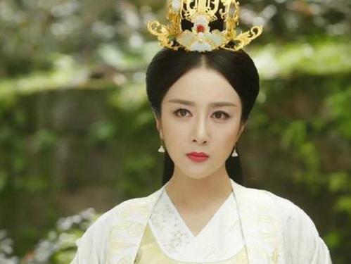 李依晓|从美艳女主到恶女配角，她用演技告诉观众，什么才是“剧抛脸”