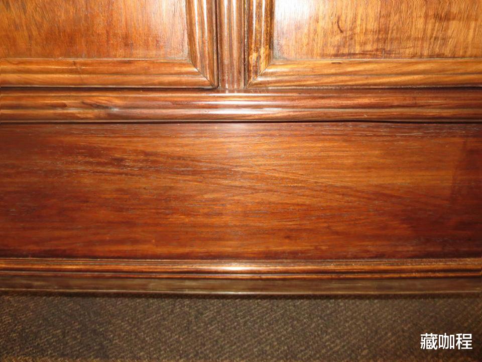 |装饰不多,却增妩媚,清黄花梨圆角柜造型美