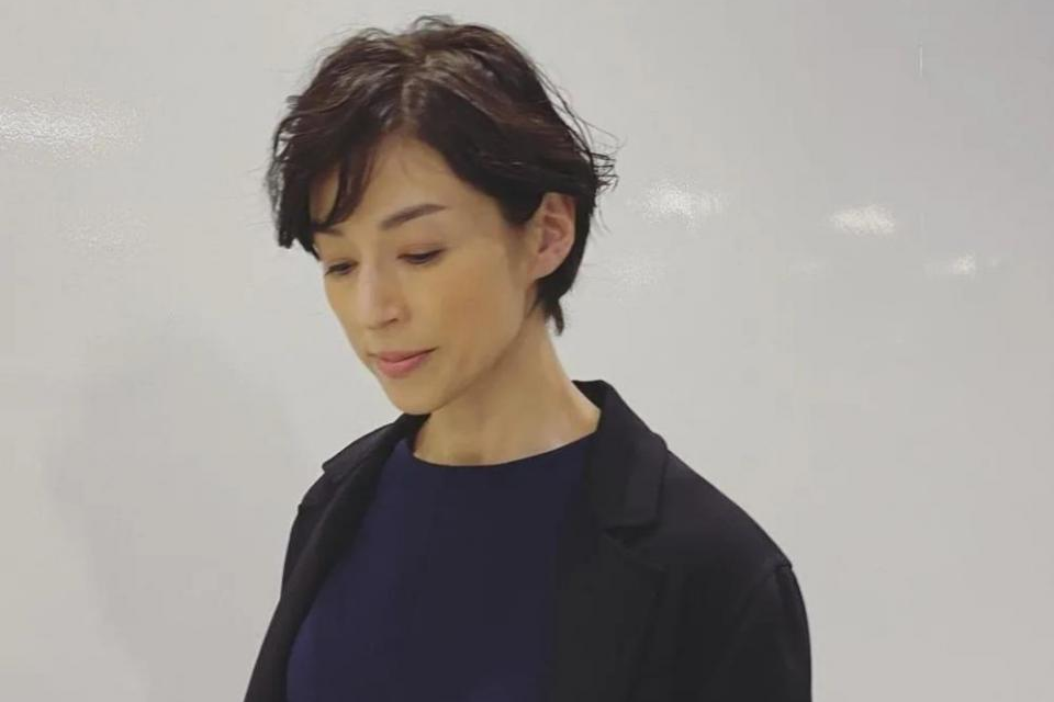 卷发|50岁头发细软怎么烫洋气减龄？日本大妈喜欢的软弹卷，时髦显气质