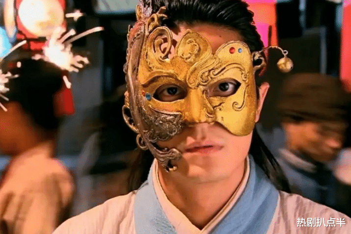 迪丽热巴|影视剧面具有多丑：热巴秒变雷震子，杨洋像奥特曼，他靠颜值撑住