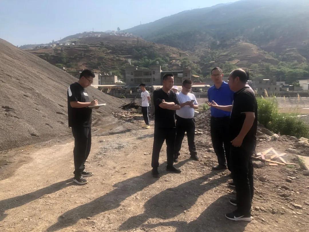 凉山生态环境 普格县环委会一行深入两河流域开展环保大排查工作