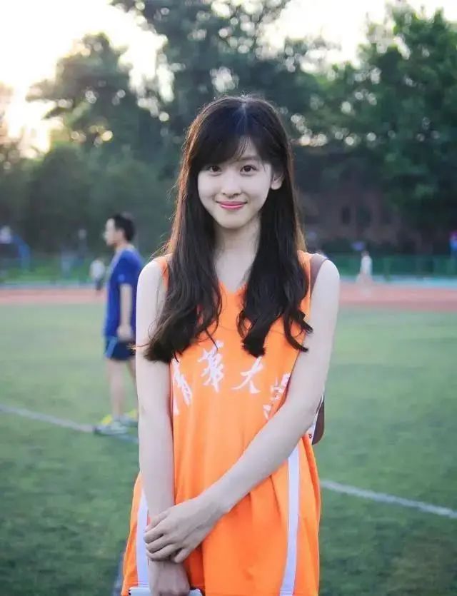 章泽天|钮钴禄·奶茶上线