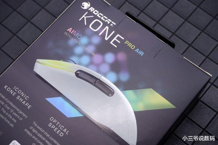 冰豹魔幻豹KONE PRO AIR无线鼠标：轻量设计的游戏利器
