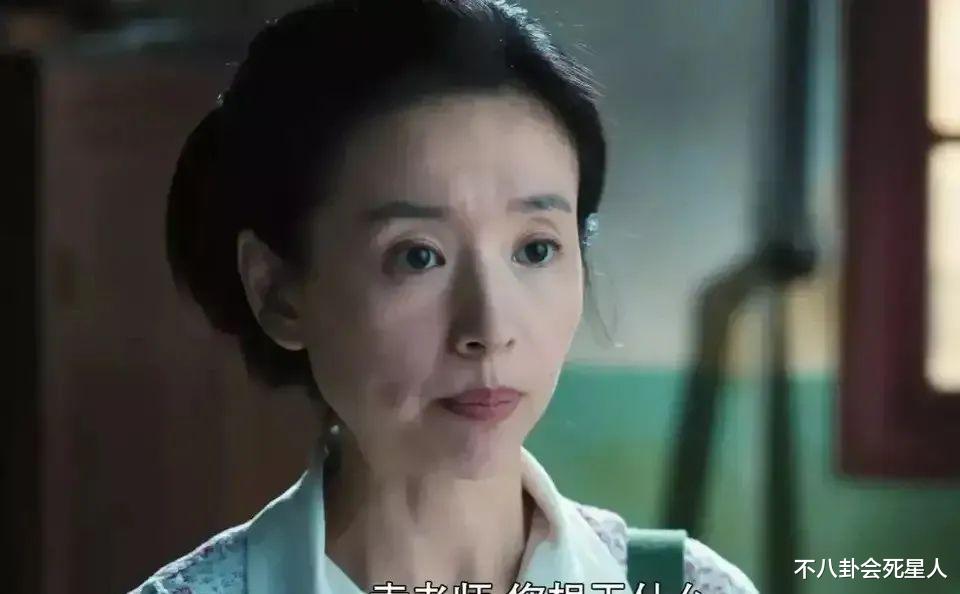 金晨|“排骨胸”，头大身小，凸嘴，10位瘦过头的女星，各有各的无奈