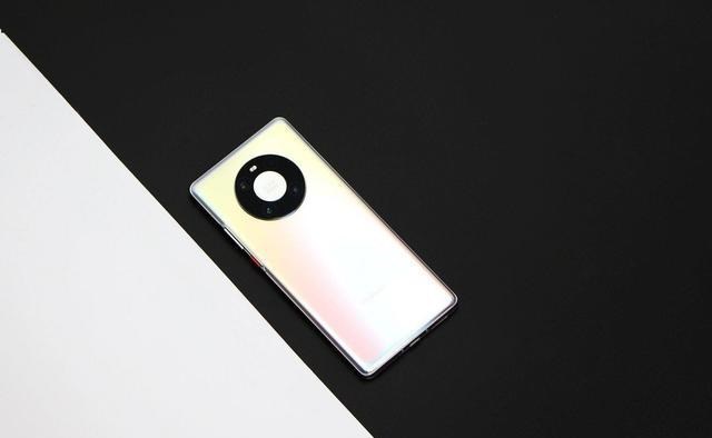 各抒己见 华为Mate 40有多“牛”？发布11月涨价1700，8+256G高达7199