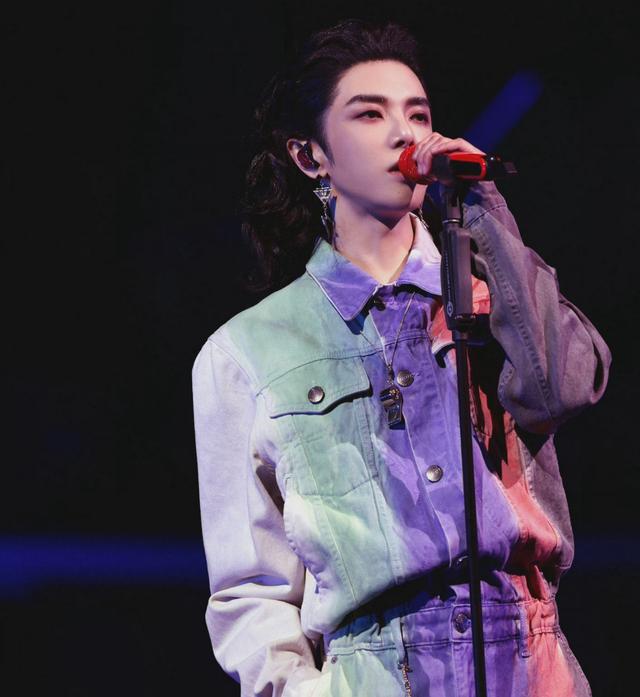 华晨宇|华晨宇涉嫌侵权《我的滑板鞋》，庞麦郎表示从未授权商演