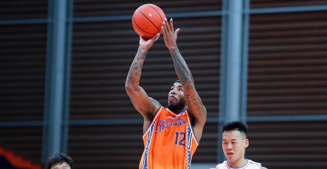 杜新枝 曝上海广厦密谋交易！场均34+6超级后卫辅佐三少，李春江鼎力支持