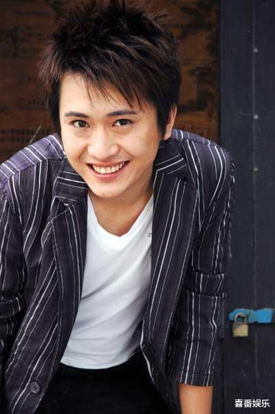 杨超越|盘点央视八位才华横溢的男主持，撒贝宁、康辉、朱广权等各有千秋