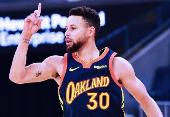 斯蒂芬·库里|连续70场命中三分!库里再刷新纪录,这才是他的巅峰