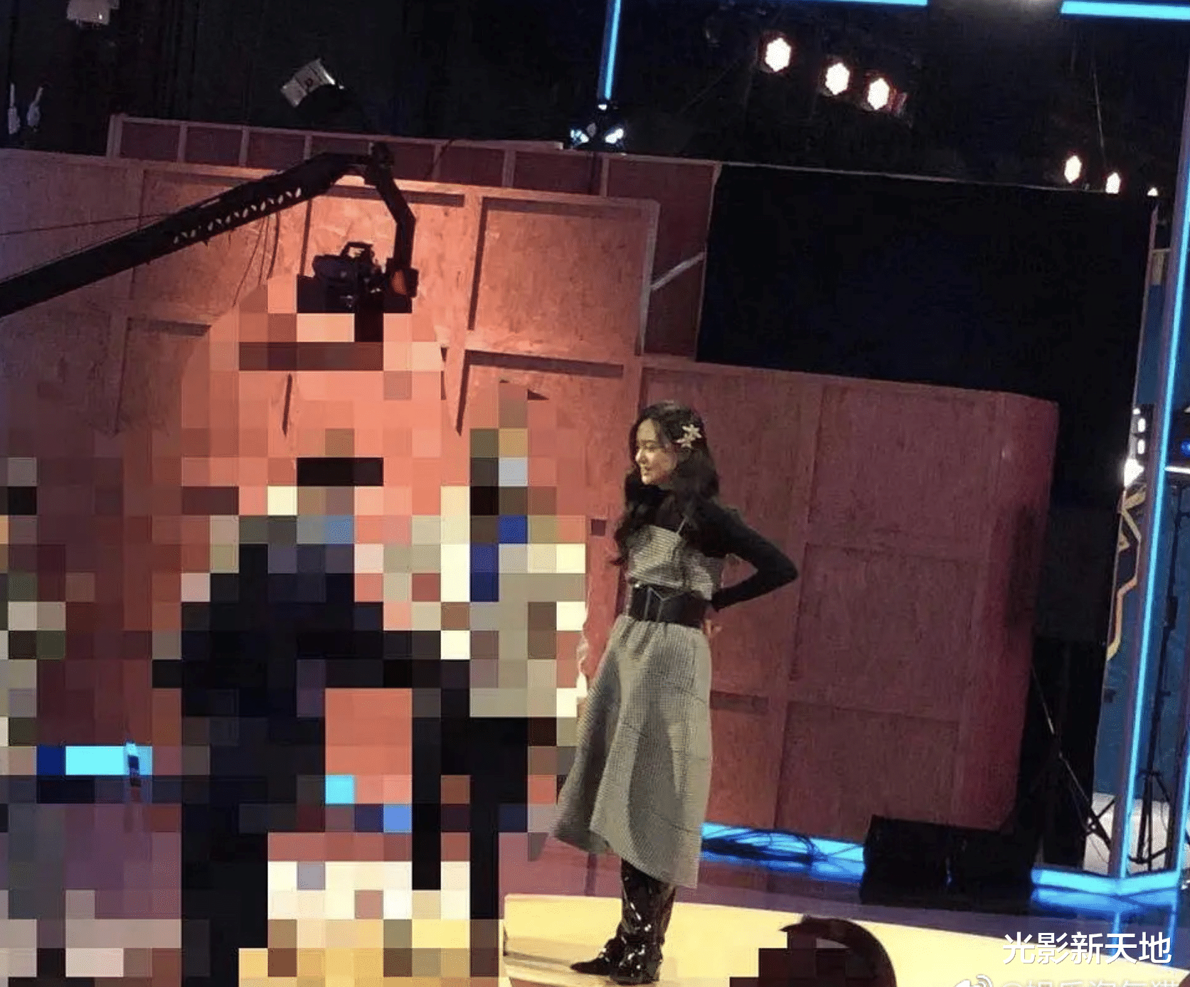 郑爽|郑爽退圈录音曝光，四个重点：承认自己没有演技，在台上不停啜泣