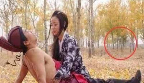 穿帮镜头|影视剧中，你见过哪些“辣眼睛”的穿帮镜头？