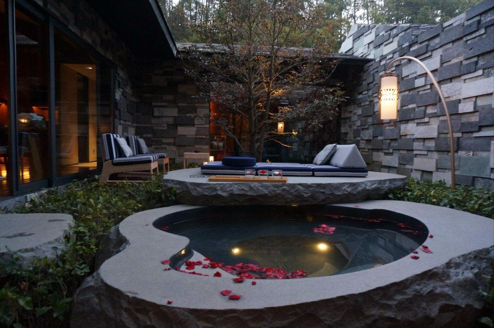 补水 入秋之际,也是护肤的开始