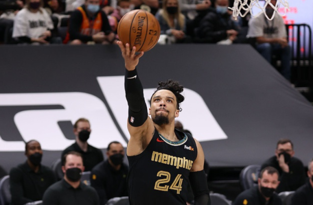 爵士队|恐爆冷！西部第8半场赢6分，被轰15-0后爆发，爵士三分21中4