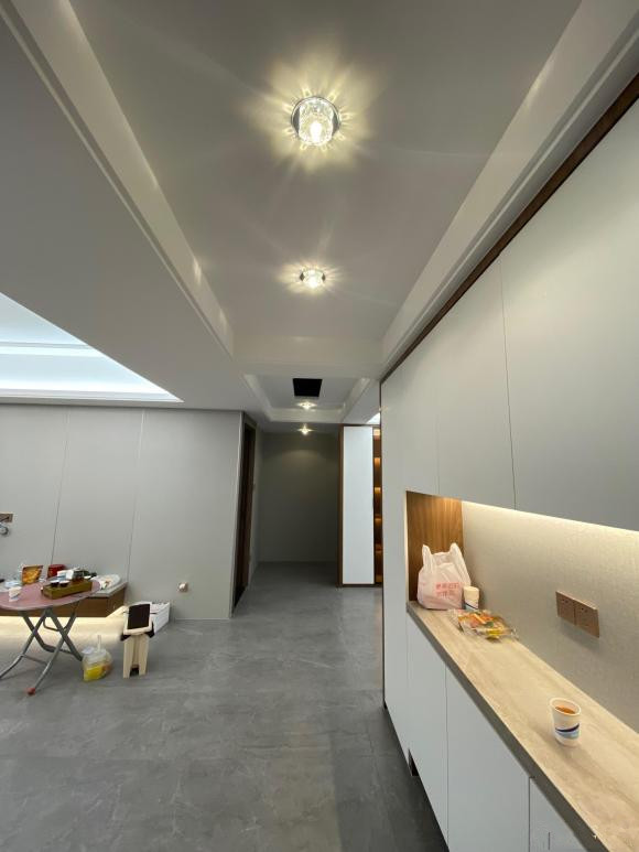 历时半年,终于快好了,周六日不给动工,慢慢搞,就差家具电器了