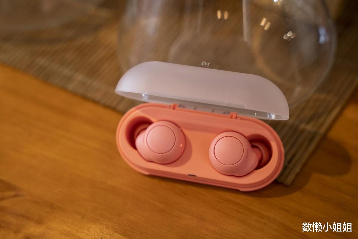 耳机|小身材的颜值担当,推荐给女生的轻巧耳机,索尼WF-C500体验分享