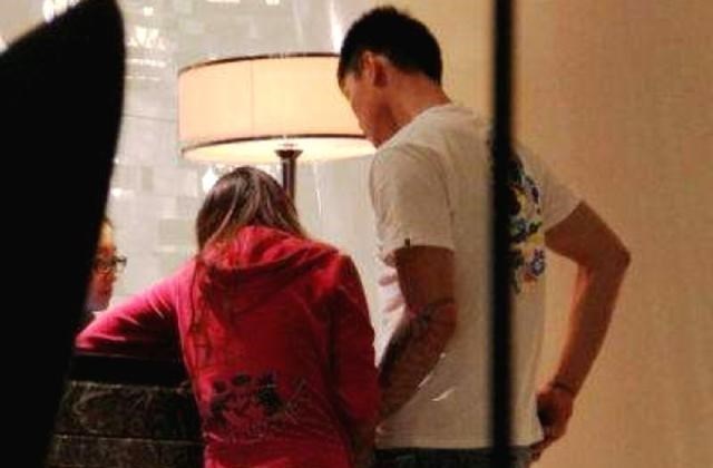 情侣 不是夫妻或情侣入住酒店，只登记一人的证件，被查到会怎么样？