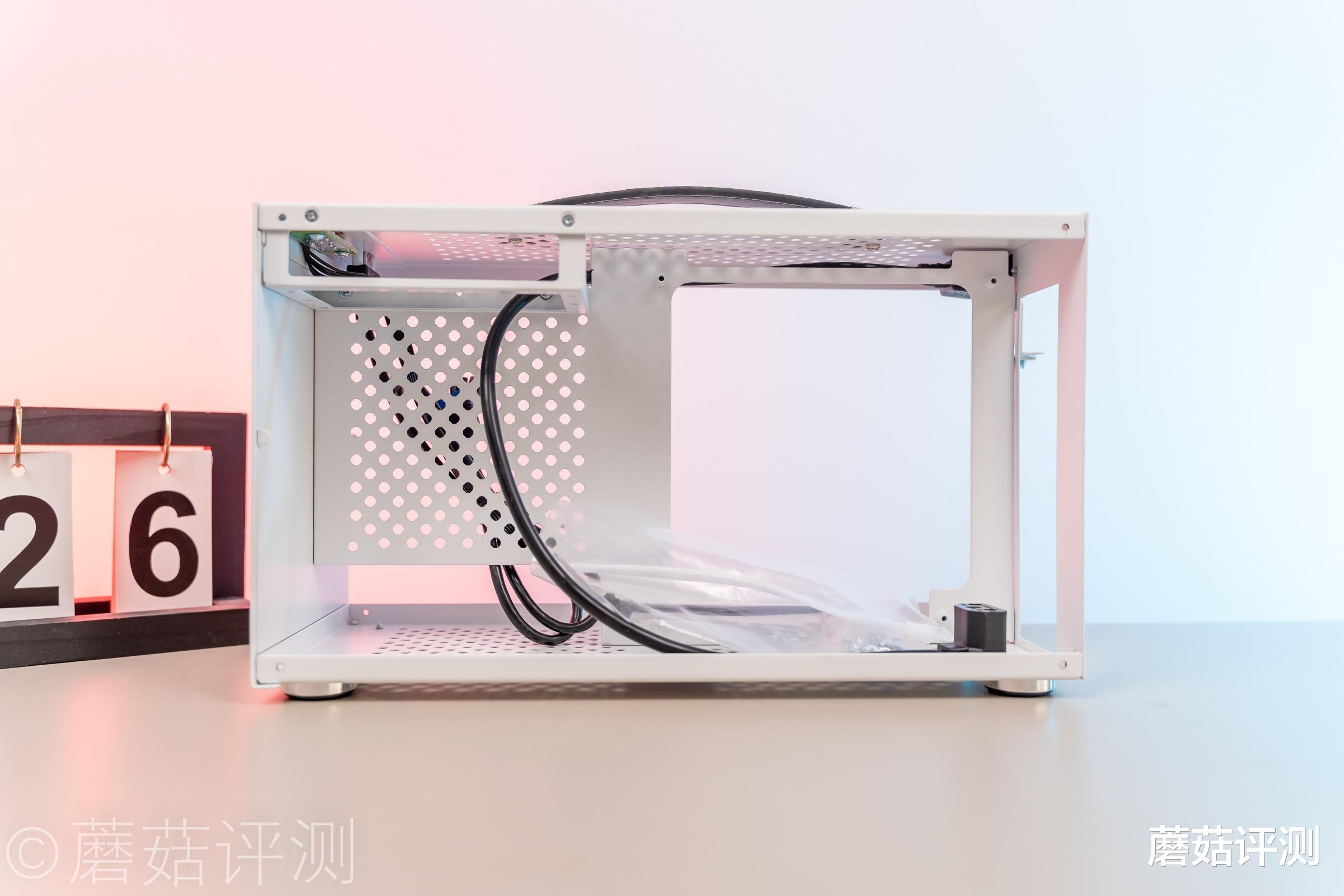 机箱|小巧精致，单手拎走、超频三蜂鸟2手提便携ITX机箱 评测