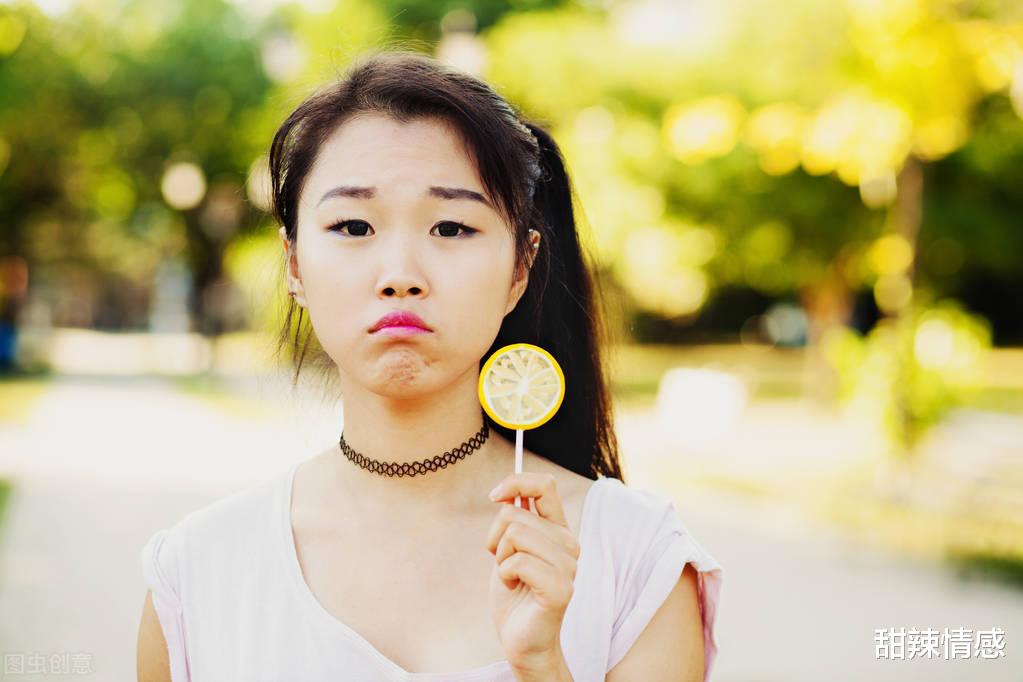 甜辣情感 怀疑老公与女邻居有不轨行为，却发现闺蜜送他一条皮带：暗贱难防
