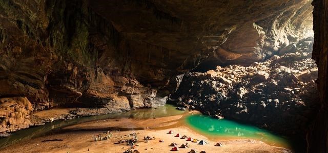 神秘洞穴 地球“空心论”是真的?越南发现了一个神秘洞穴,能容纳72亿人