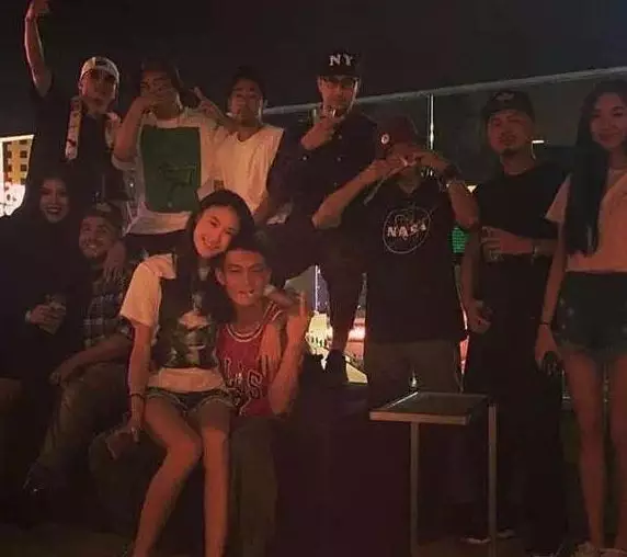 王奎荣|爆了？！孕期各玩各，为了偷吃方便死不结婚？