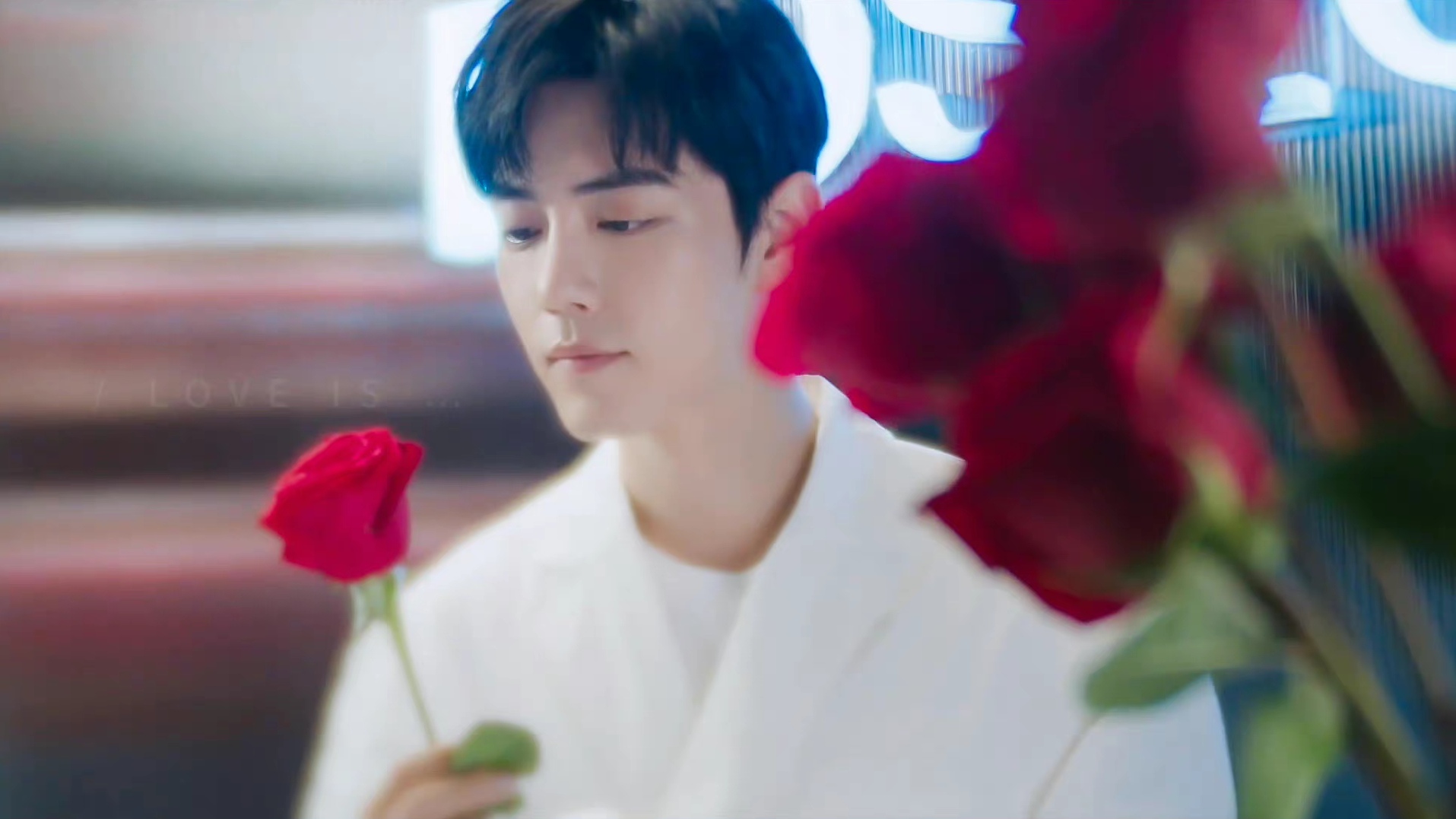 肖战|无海外出道经历的肖战拿下顶奢，国际名人点赞，被认可的东方面孔