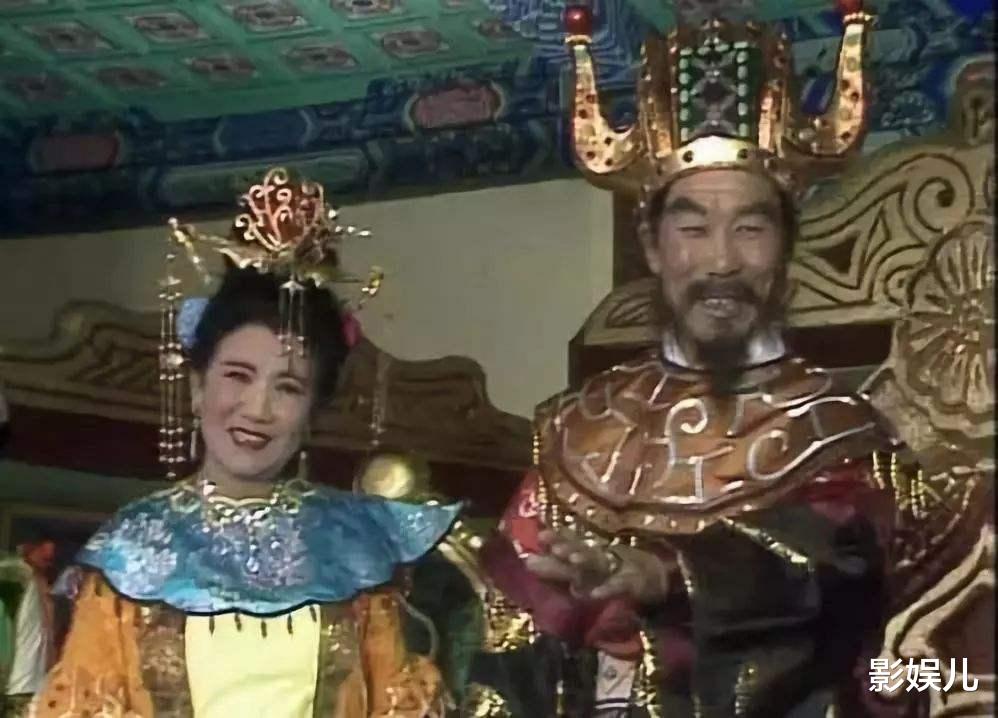 赵丽蓉|1999年深夜,赵丽蓉穿好寿衣,含泪乞求:“就让我安乐死吧”