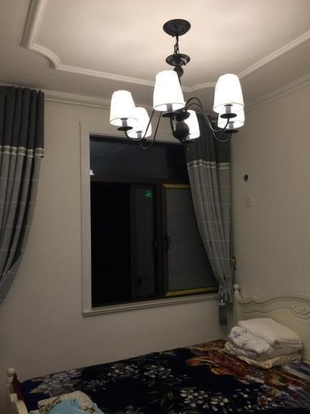 |装修住了半年，朋友来参观都笑着不说话，现在看一次抓狂一次！