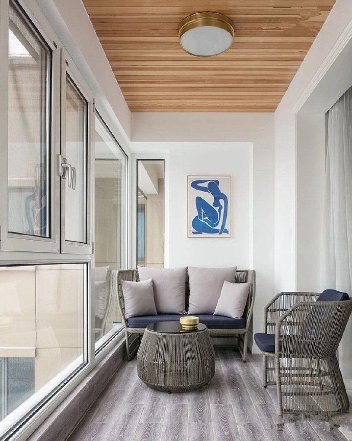 阳台别只用来晾衣服，看看别人家的阳台改造，直接多出一间房