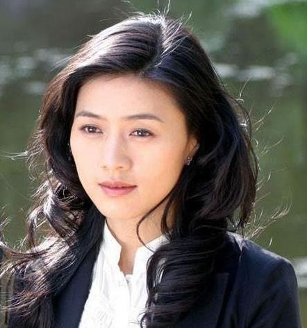 张馨予|为爱息影生子的她，丈夫狱中去世无奈又复出，身价令人嫉妒