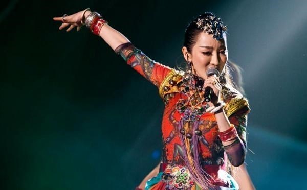 萨顶顶|有种“卸妆”叫萨顶顶，神婆锐变女神，网友：早这样早就红了