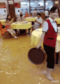 时尚炫点 “德国牌子的菜刀也不过如此,没考虑中国人会用来拍蒜吗?”