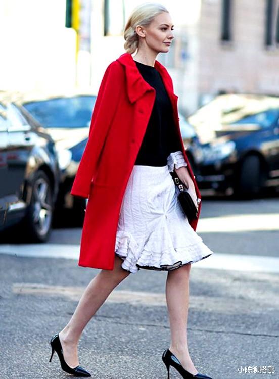 小陈聊搭配 30岁的女人要怎么搭配信仰色中国红?有格调时尚还高贵