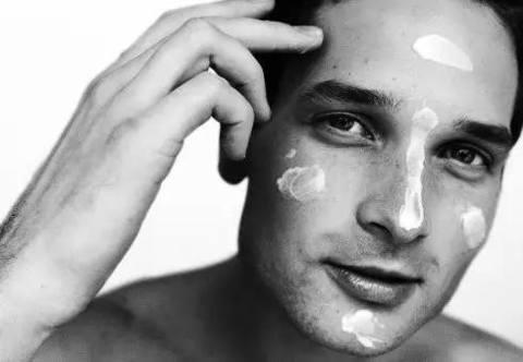 杨红聊时尚|男士控油洗面奶哪个好 清洁力强的去油洗面奶盘点