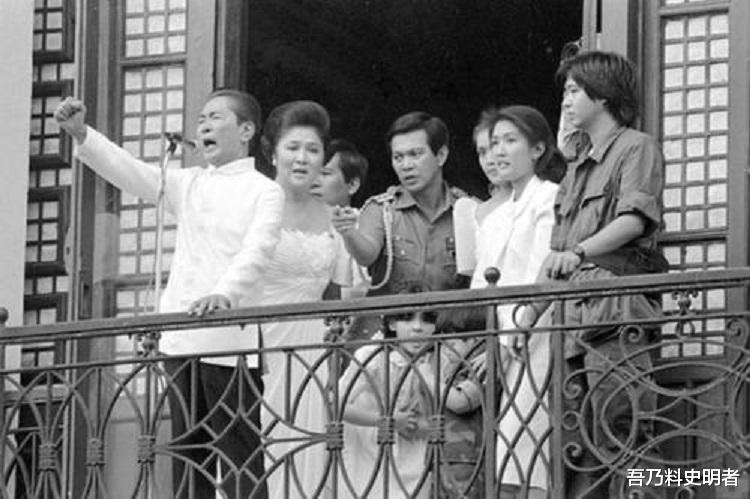 菲律宾 世界巨贪：家藏数吨黄金，拥有29架飞机，一己之力拖垮国家经济