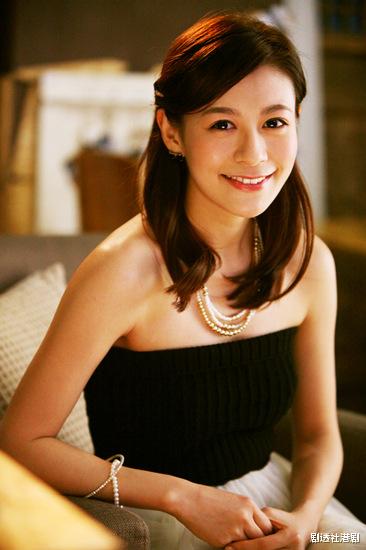 肖战|重新出发！香港知名女艺人宣布用回旧名，曝已被官司缠身近七年