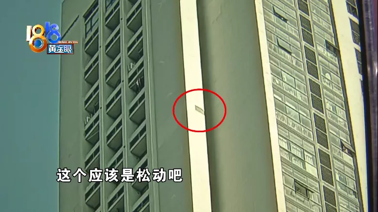 外墙检测后一年没修,瓷砖掉落砸伤新车