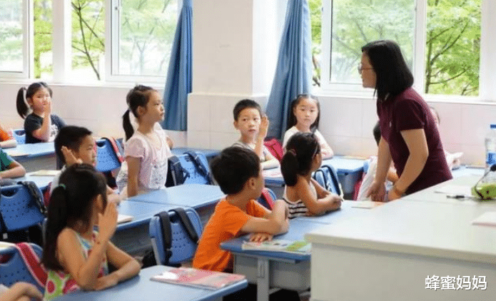 教育孩子|中小学将迎来喜讯，到校时间有新调整，学生有望睡到自然醒