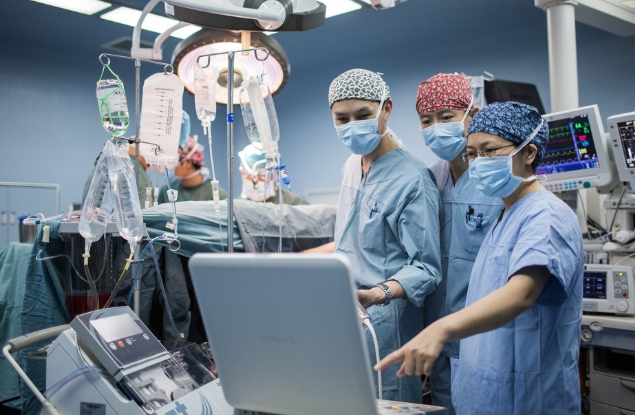 临床医学|医学类好就业的专业排行，临床医学已经不吃香，学生别再扎堆报考