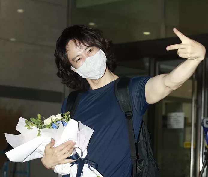 国籍|这大概是最理智的追星了！韩国歌手被自家粉丝举报逃税、逃兵役