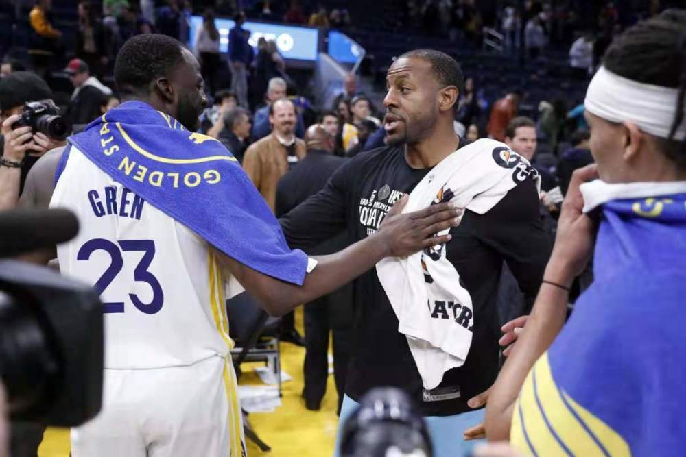 刘华体会讲体育课|勇士新赛季球员期待与评价:伊戈达拉,波特和别利察!