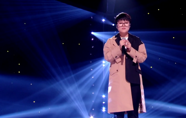 谢娜|好声音唯一“男丁”遭淘汰，王靖雯成功逆袭，5强全剩女声