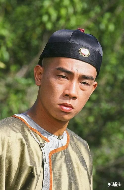 陈小春|因出演《鹿鼎记》，陈小春曾错过接拍成龙电影，是遗憾还是幸运？