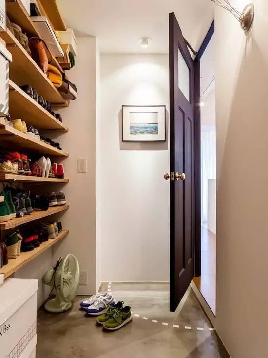 日本朋友说，他对中国业主在玄关打柜子觉得奇怪，他们都是空着的