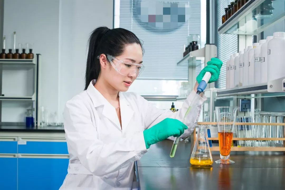 芳疗师小尼|口罩+精油，行走的防疫利器