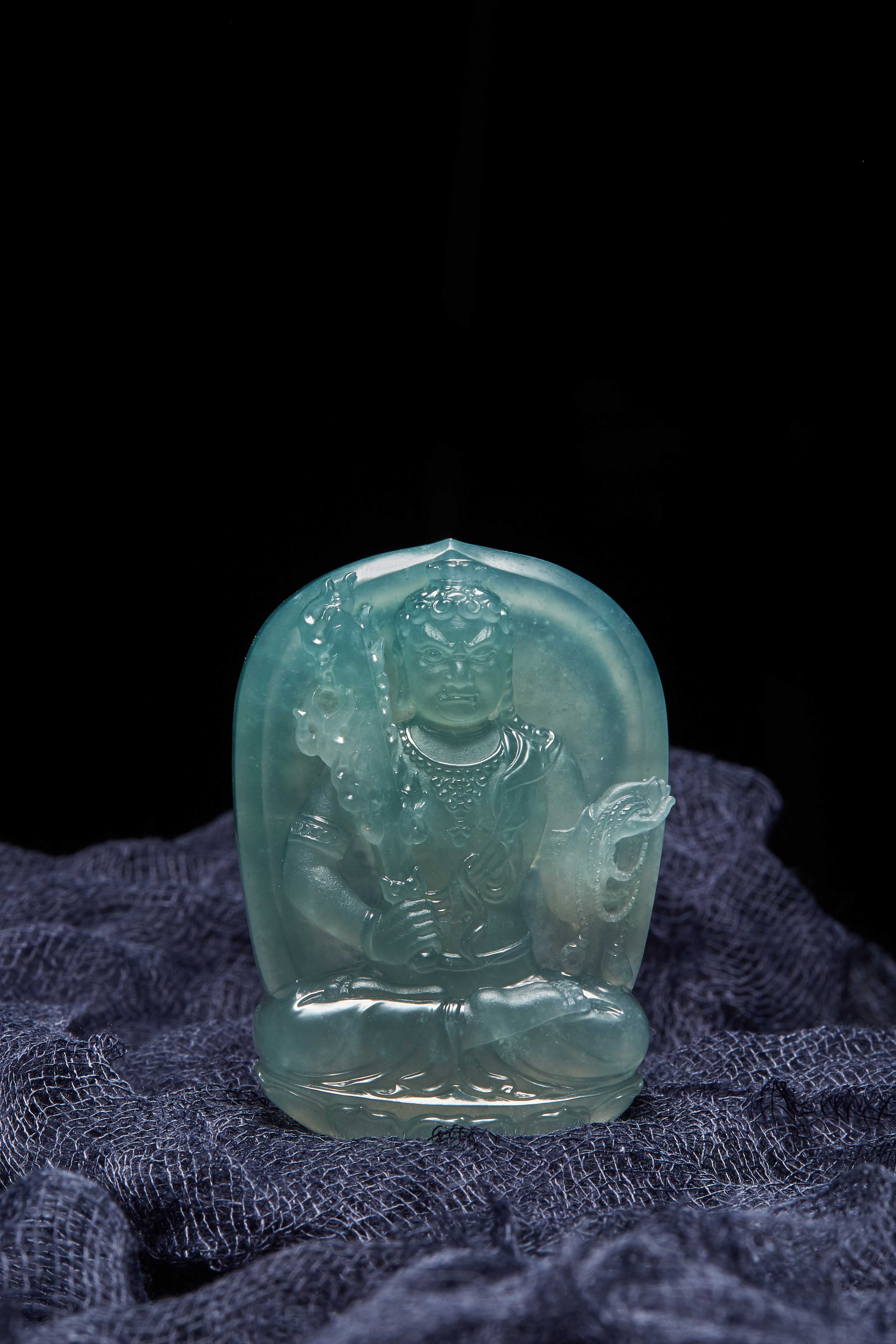 翡翠|翡翠作品欣赏——《不动明王》