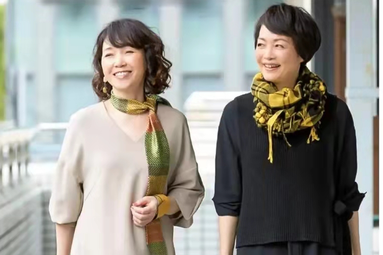 运动|五六十岁的女人,过年烫发建议选这三款发型,时髦减龄又好打理