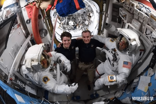  神舟十三号整装待发！美媒：10年技术封锁，挡不住中国太空进步