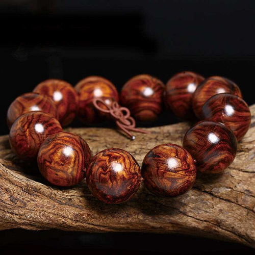 沉香|941红木家具： 楠木、黄花梨、紫檀、沉香，你会选择哪种手串把玩？